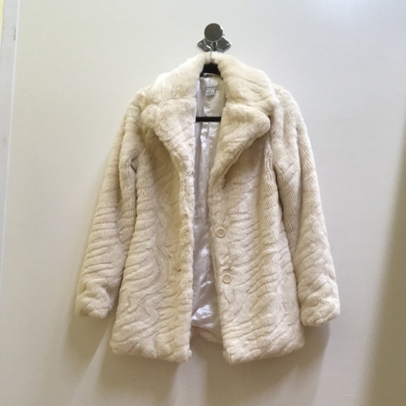GLAMOROUS FAUX FUR COAT (SIZE: S) - Picture 3 of 5